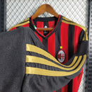 Camisa Retrô Milan 2013/14 – Titular Manga Longa – Vermelha e Preta