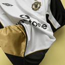 Camisa Retrô Manchester United – Dupla Face – Branca e Preta, Dourada e Preta – Edição 100 anos
